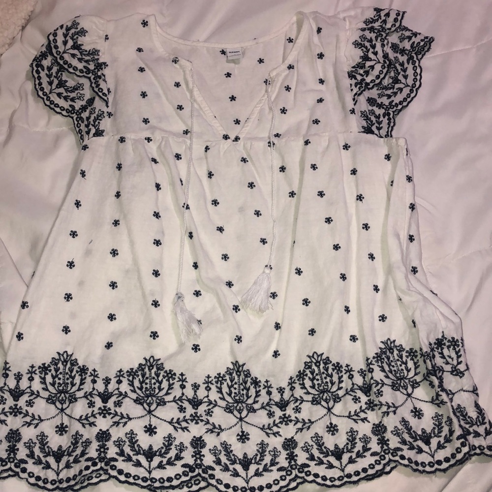 Old Navy top